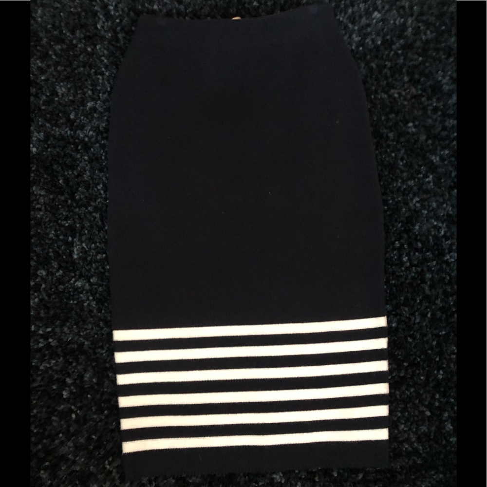 XS JOA Los Angeles pencil skirt.